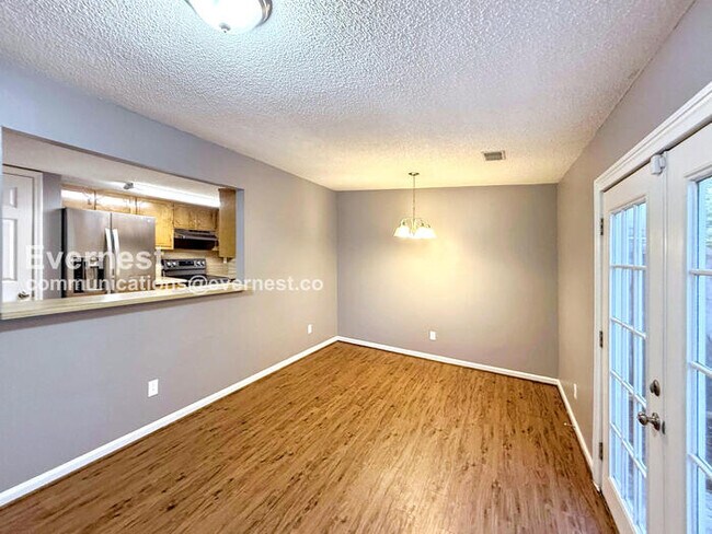 Photo - 2225 Cheshire Dr