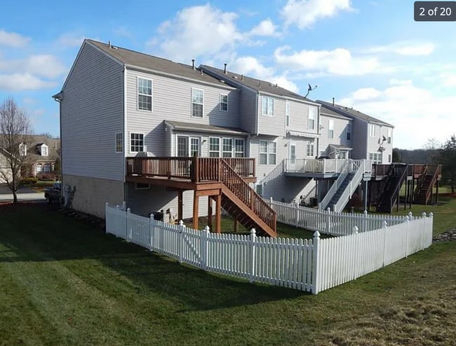 Photo - 1115 Linden Vue Dr