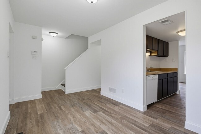 Photo - 8769 Hayshed Ln