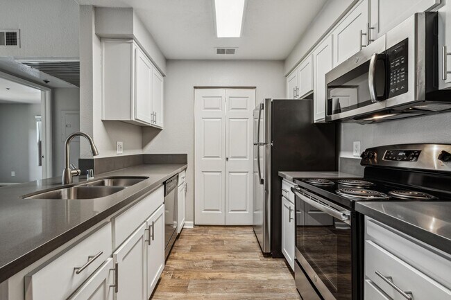 Photo - Sterling Heights Apartment Homes