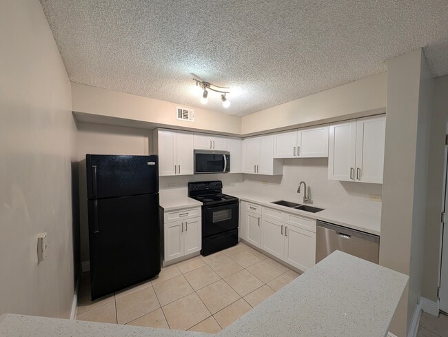 Building Photo - 3690 N 56th Ave