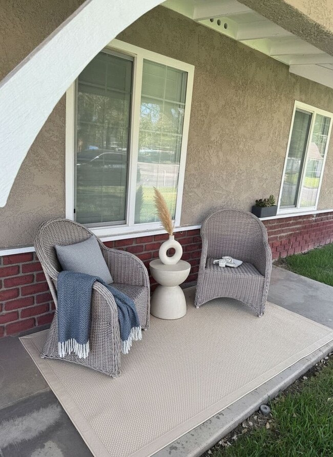 16260 Vaquero Ct