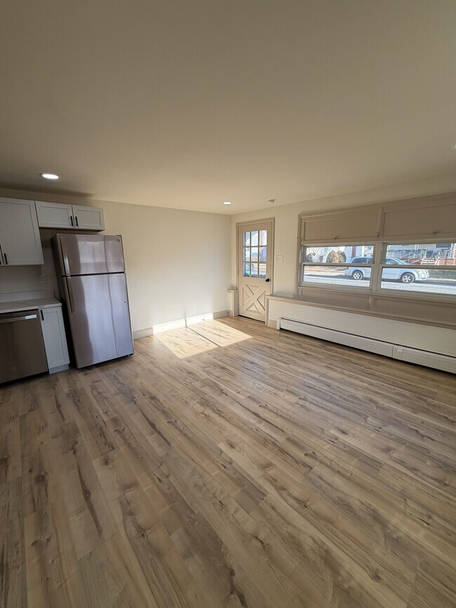 Photo - 15 Remington Ave