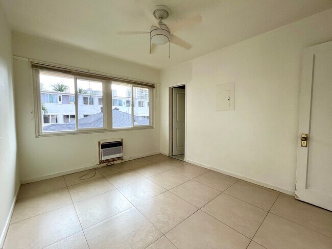 Photo - Waikiki: Upper Floor 1 Bed, 1 Bath Apartment Unidad E