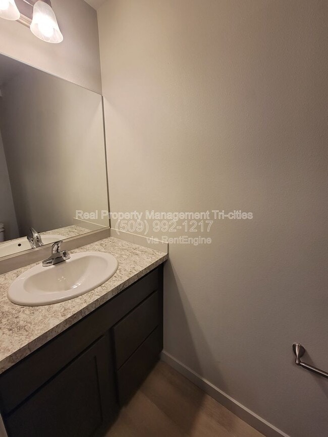 Photo - 413 Whitefish Ln