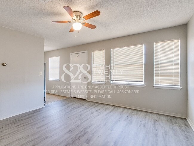 Building Photo - *COMING SOON - TOURS EST TO BEGIN 6/12/26* 2 Bed/1 Bath Tri-plex Home in Noble Unit 614 S 7th St