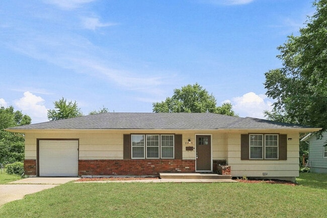 Building Photo - 8809 Blue Ridge Blvd