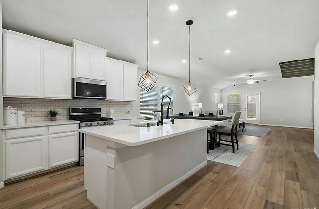 Photo - 205 Cresta Cv Ct