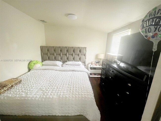 320 SW 4th Ave Unit B
