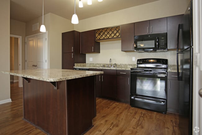 1 BR Designer Overlook - kitchen