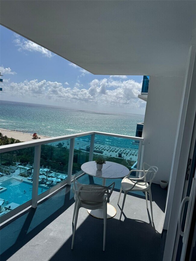 Photo - 2301 Collins Ave Unidad 1418