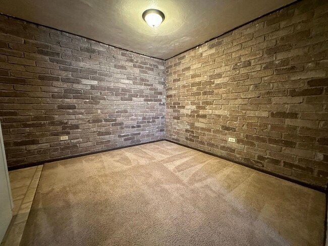 Photo - Cozy One Bedroom in Plum! Exposed Brick, On-Site Laundry & More! Call Today! Unit 607