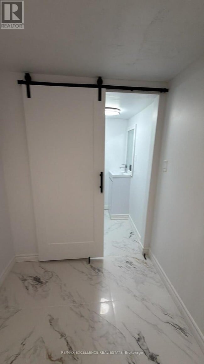 25 Garratt Blvd