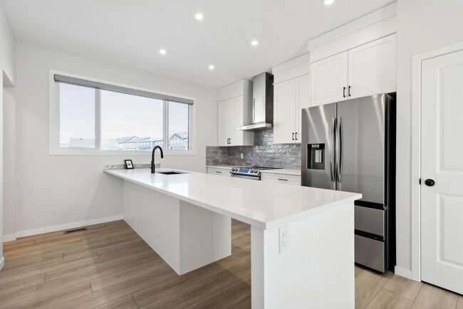 Photo - 152 Setonstone Mnr