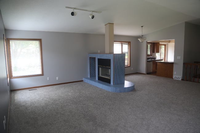 Photo - 605-607 E 57th St Unit 607 E 57th St