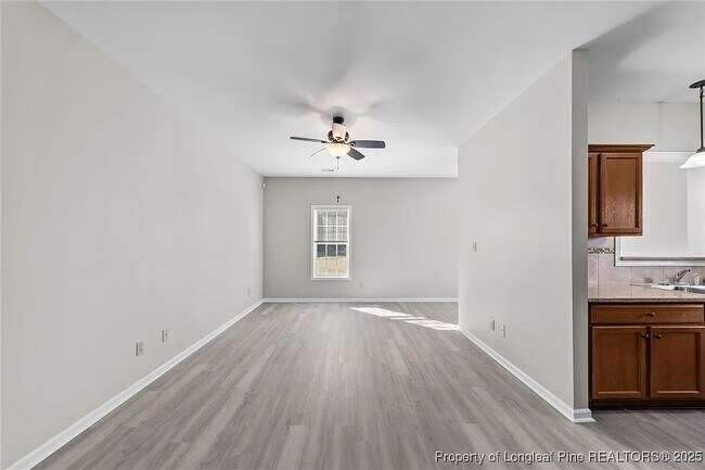 Photo - 122 Sherman Ct