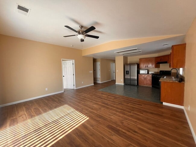 Photo - 1825 Cochran Ave