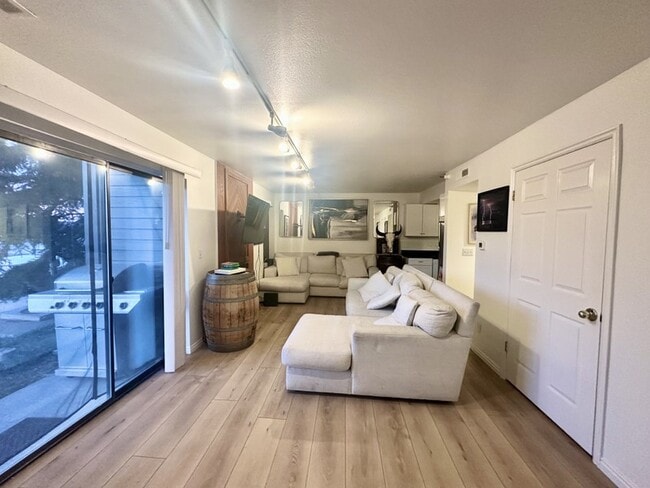 1660 Upper Iron Horse Loop Rd
