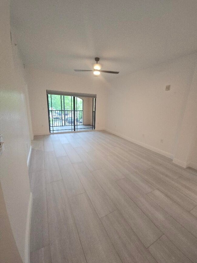 Photo - 2807 Veronia Dr Unidad 107