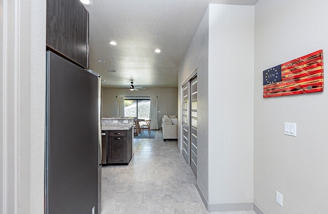 Photo - 3650 Parkview Dr