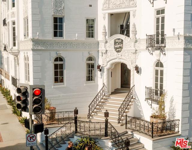 Building Photo - 1302 N Sweetzer Ave Unit 203