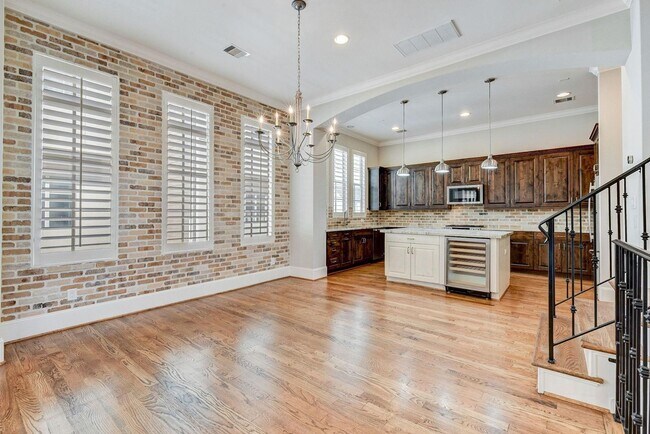 Photo - 4506 Jackson St