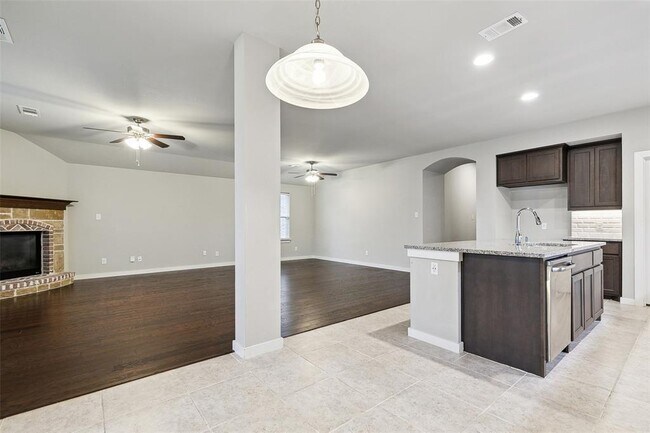 Photo - 1212 White Dove Dr