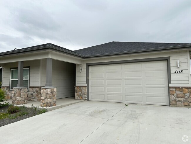 Building Photo - Beautiful Modern 3 Bedroom 2 Bathroom Home