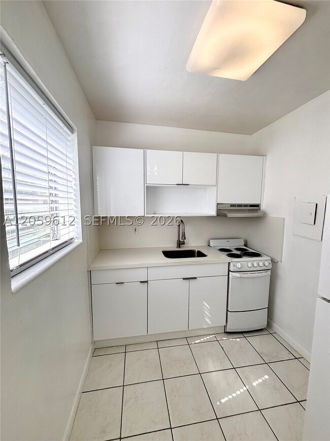 Photo - 31 Navarre Ave Unit 9
