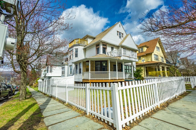 Photo - 601 Clay Ave Unidad 3