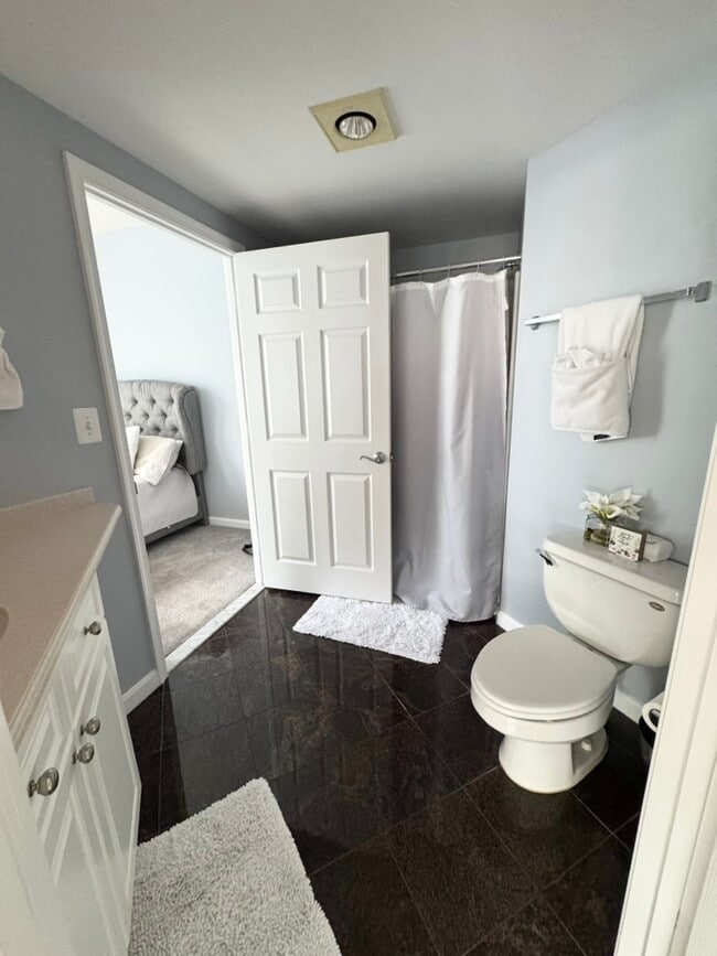 Building Photo - 3101 N Hampton Dr Unit 1517 Rental
