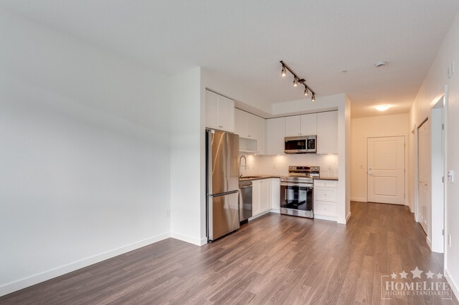 Photo - Brand New Beautiful 1 Bed + Den Condo in Fleetwood Surrey Near Parks, Library and Everyday Conven... Unité 420