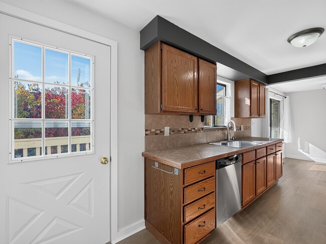 6251 3rd Ave NW Unit 6253