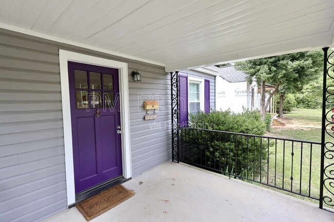 Photo - 904 Maple Ave