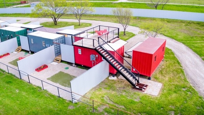 Photo - 6449 S Interstate 35