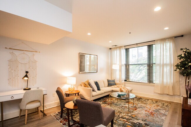 Photo - 1387 Washington St Unidad 203