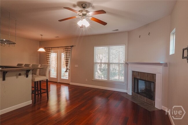 Photo - 260 Summer Hill Way