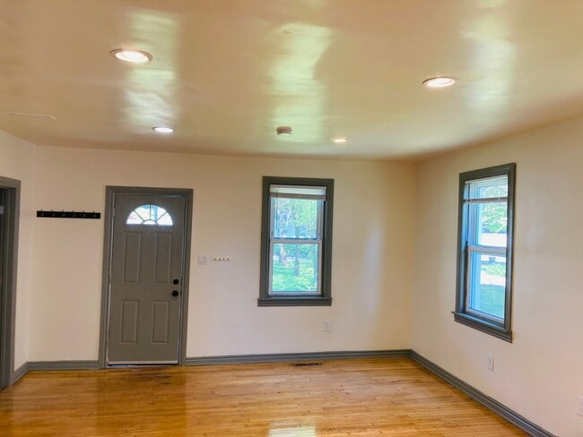 Photo - 1312 E Harry Ave