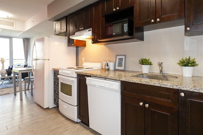 Photo - 250 Lester St