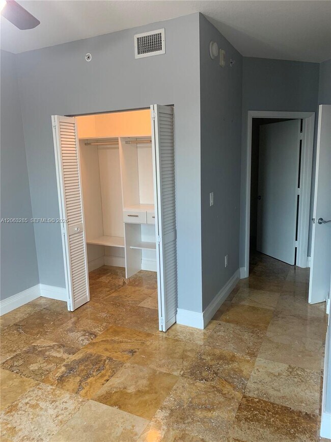 7280 SW 90th St Unit 504