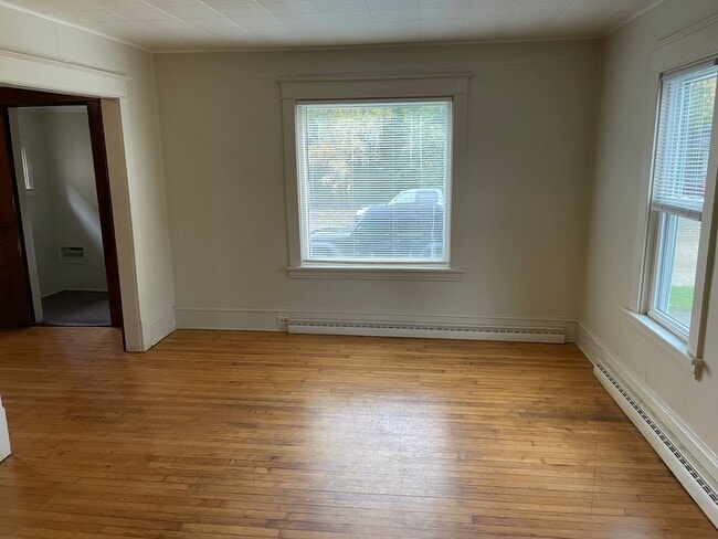 Photo - 740 Wright St