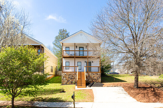 Building Photo - 939 Connally St SE Rental