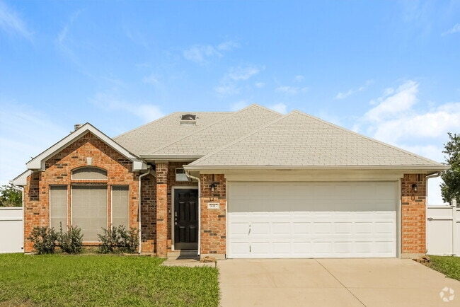 Building Photo - 5017 Eastcreek Dr Rental