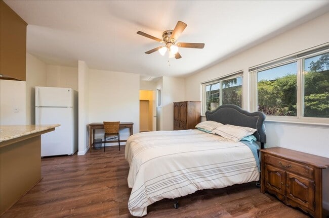 Photo - Charming Furnished Studio