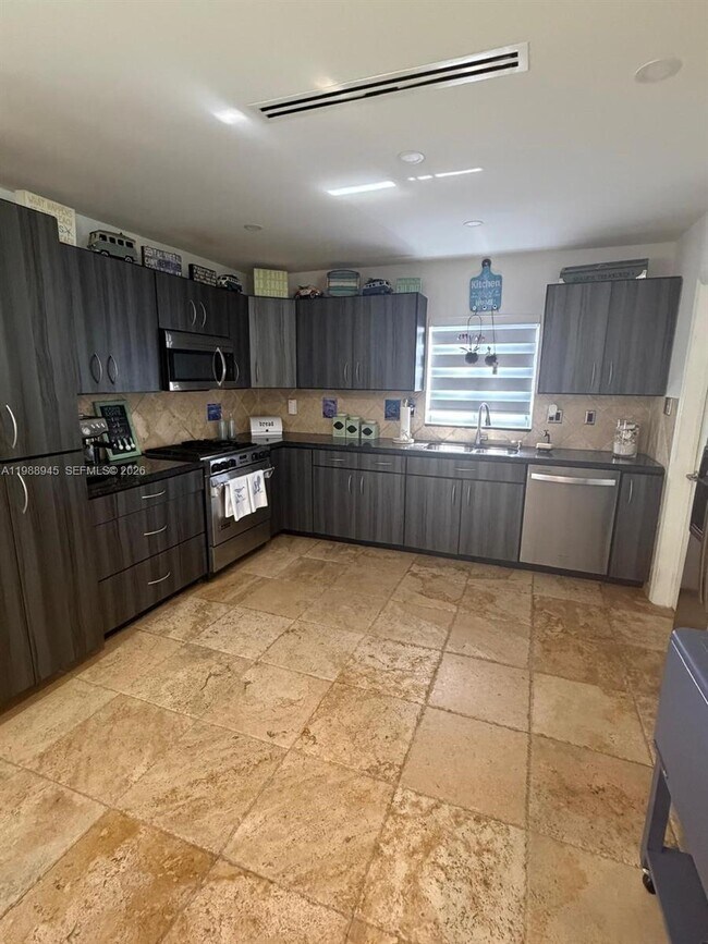 Photo - 20320 Bel Aire Dr