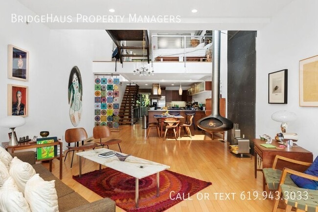 Building Photo - 3033 India St