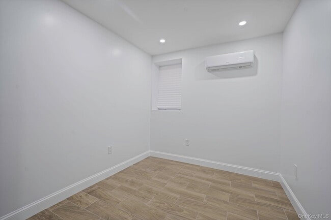 2775 Pond Pl
