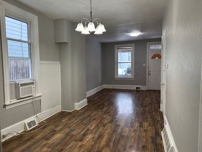 Photo - 737 Girard St