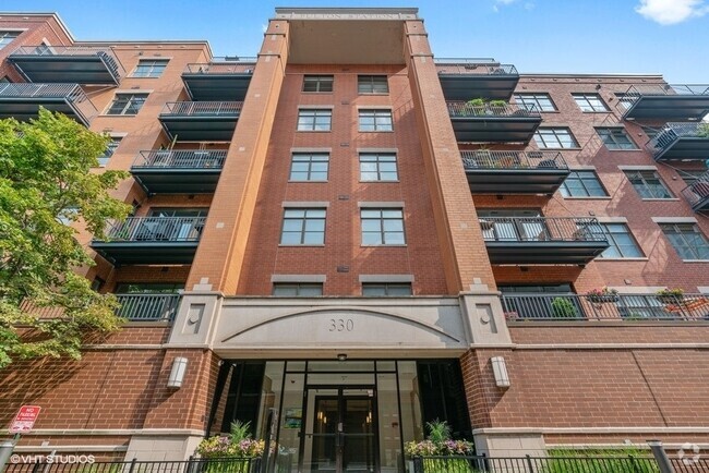 Building Photo - 330 N Clinton St Unit 605 Rental