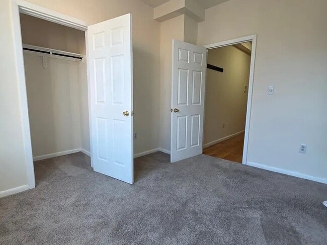 Building Photo - 530 Monroe St Unit 1